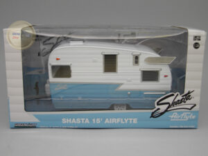 Shasta Airflyte Caravan (2015)