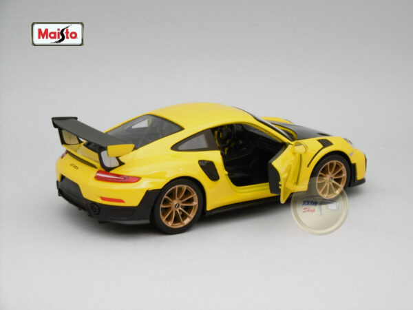 Porsche 911 (991) GT2 RS 1:24 Maisto