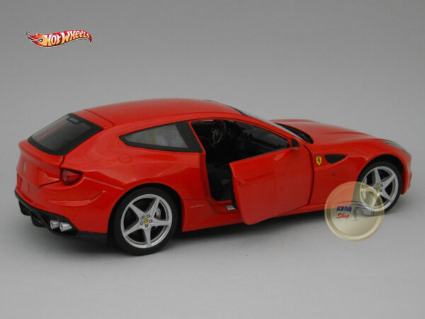 Ferrari FF (2011) 1:18 Hot Wheels