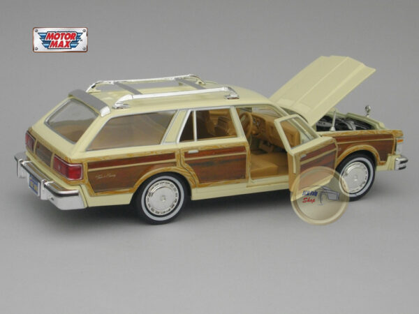 Chrysler LeBaron (1979) 1:24 Motormax