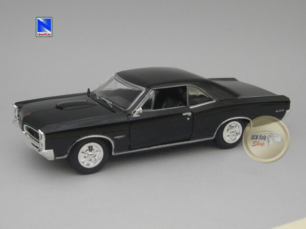 Pontiac GTO (1966) 1:24 New Ray