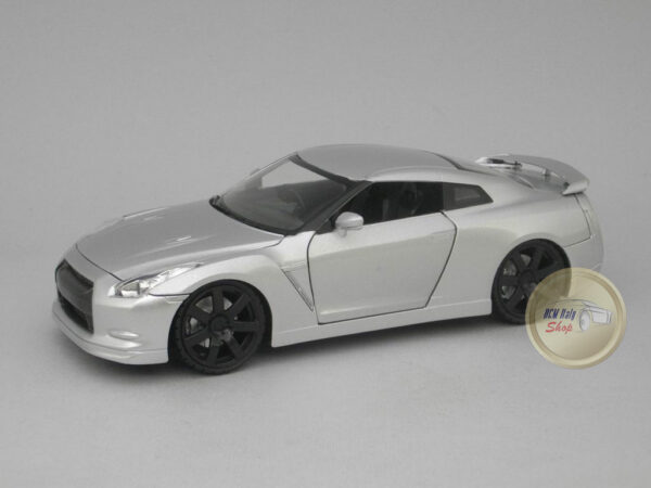 Nissan GT-R 1:24 New Ray