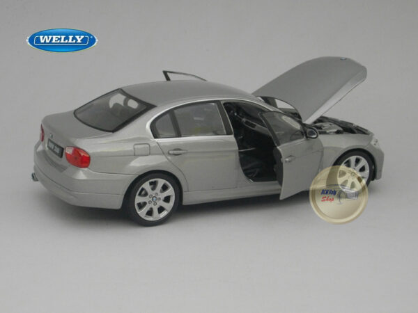 BMW 330i (2004) 1:24 Welly