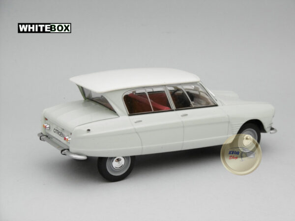 Citroën Ami 6 (1961) 1:24 Whitebox