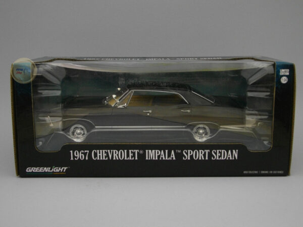 Chevrolet Impala Sport Sedan (1967) 1:24 Greenlight