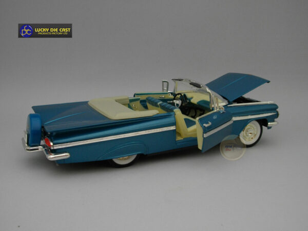Chevrolet Impala (1959) 1:18 Lucky Diecast